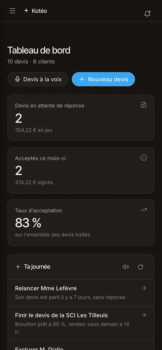 Écran de l’application en mode sombre : le tableau de bord.